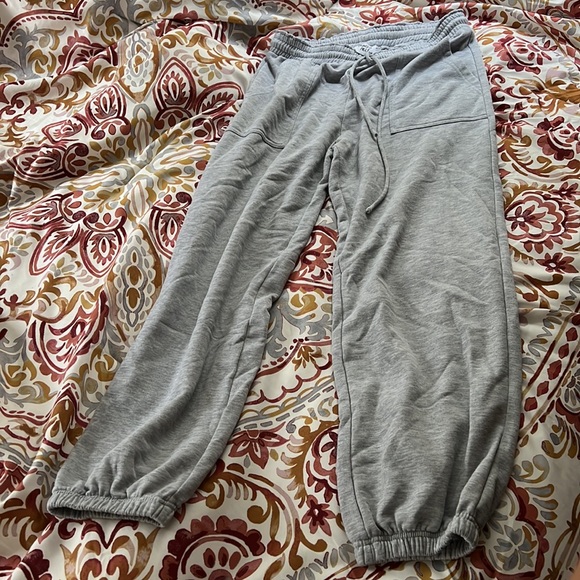 Princess Polly grey sweatpants - Picture 2 of 4